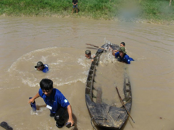 boat sinking in Vietnam