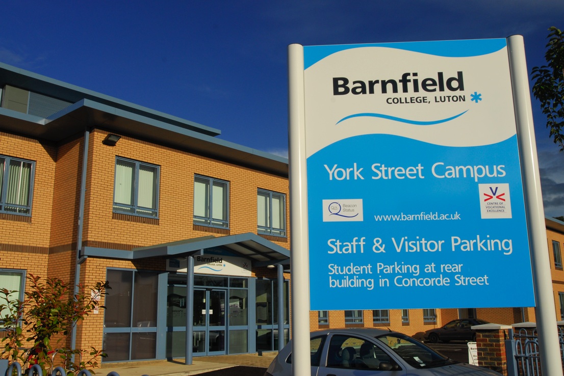 Photos Barnfield College Luton, United Kingdom
